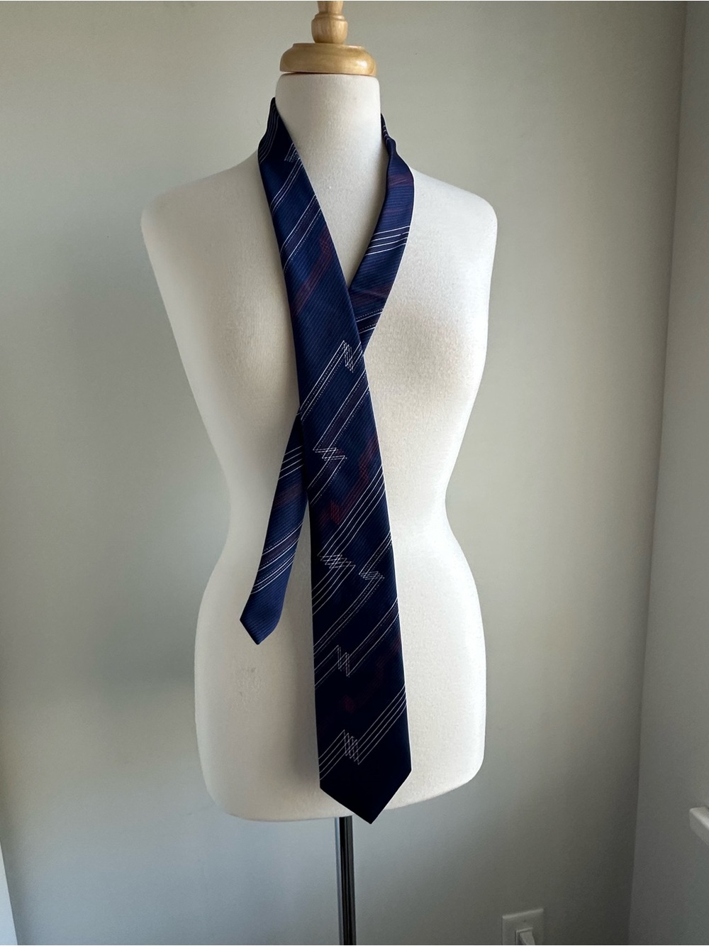 NEW Vintage NOS / Deadstock Classic Navy Stripe Men's Tie